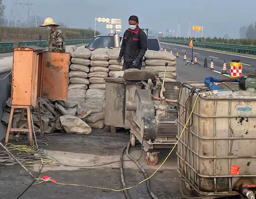 龙河镇高速路病害处理